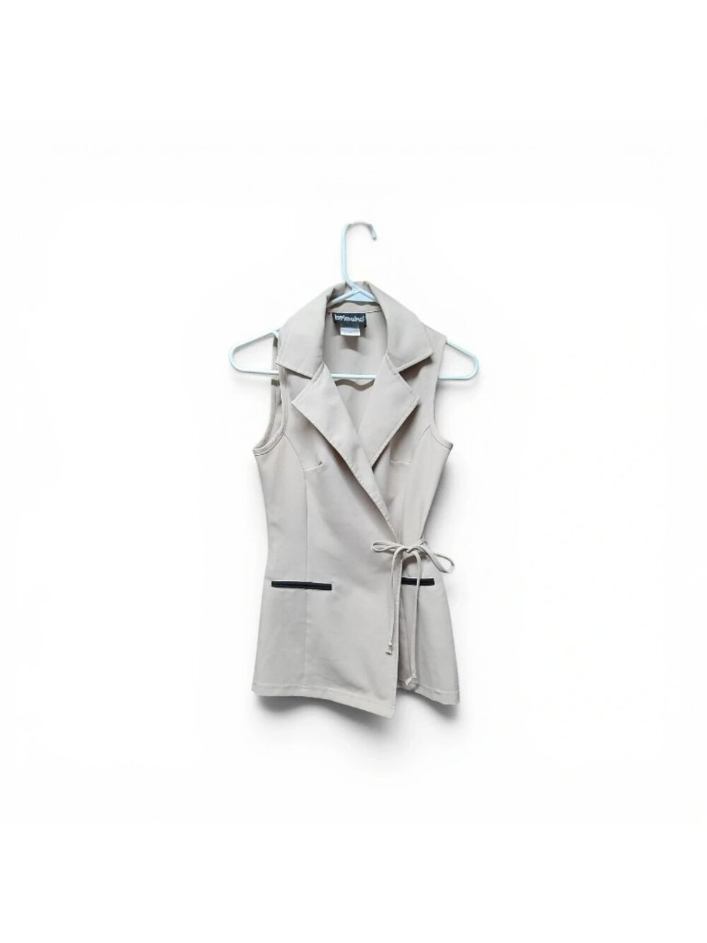 Brioche Sleeveless Wrap Vest in Beige with Black Trim 5/6 Vintage